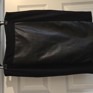 BLACK LEATHER SKIRT